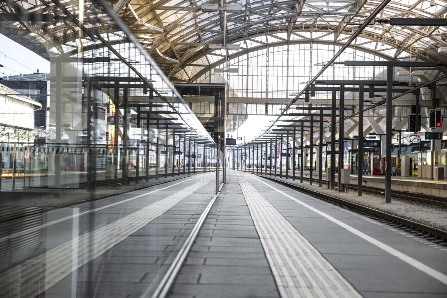 Salzburg Main Train Station © Markus Berger - SalzburgerLand Tourism