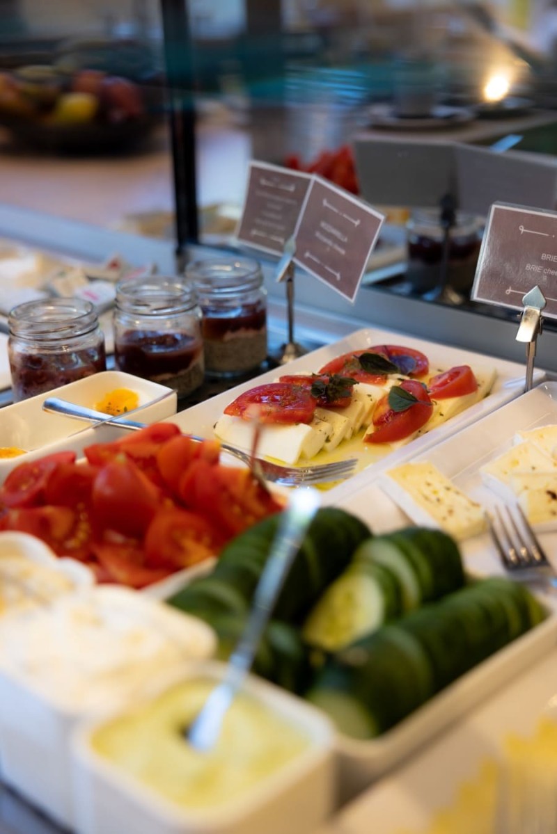 Fresh, regional breakfast at HOTEL max70