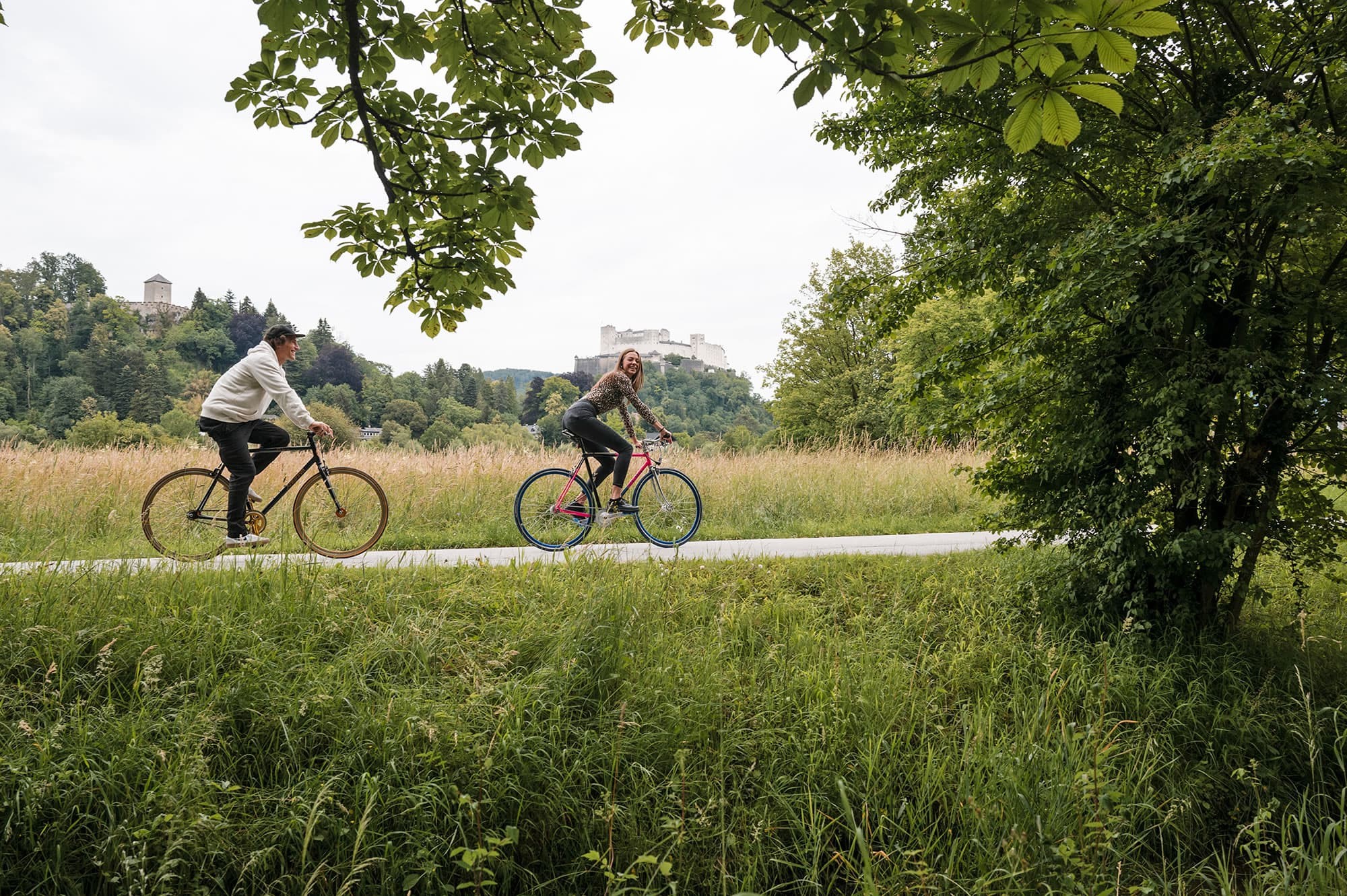 Bike tour with a great view to the fortress