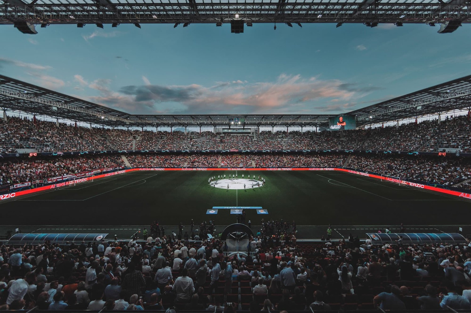 Fussballspiel in der Arena © EXPA JFK, FC Red Bull Salzburg